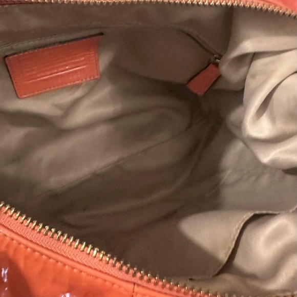 Vintage Coach Peach Patent Leather Shoulder Bag with Gold-Tone Lock - Picture 5 of 11